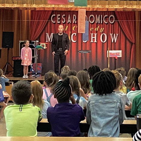 Schools Magician - Comedy Magic Shows